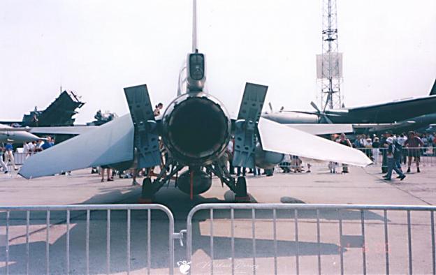 General Dynamics F-16B