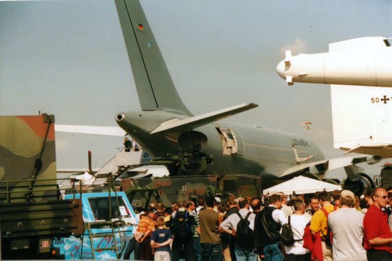 McDonnell Douglas KC-10 Extender
